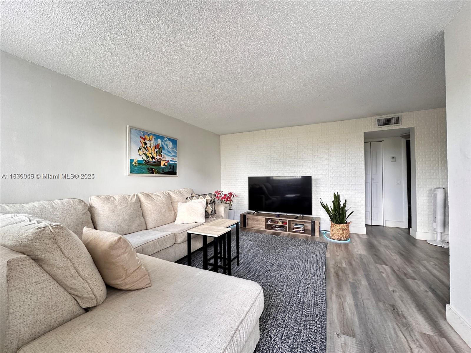 1801 S Treasure Dr #404