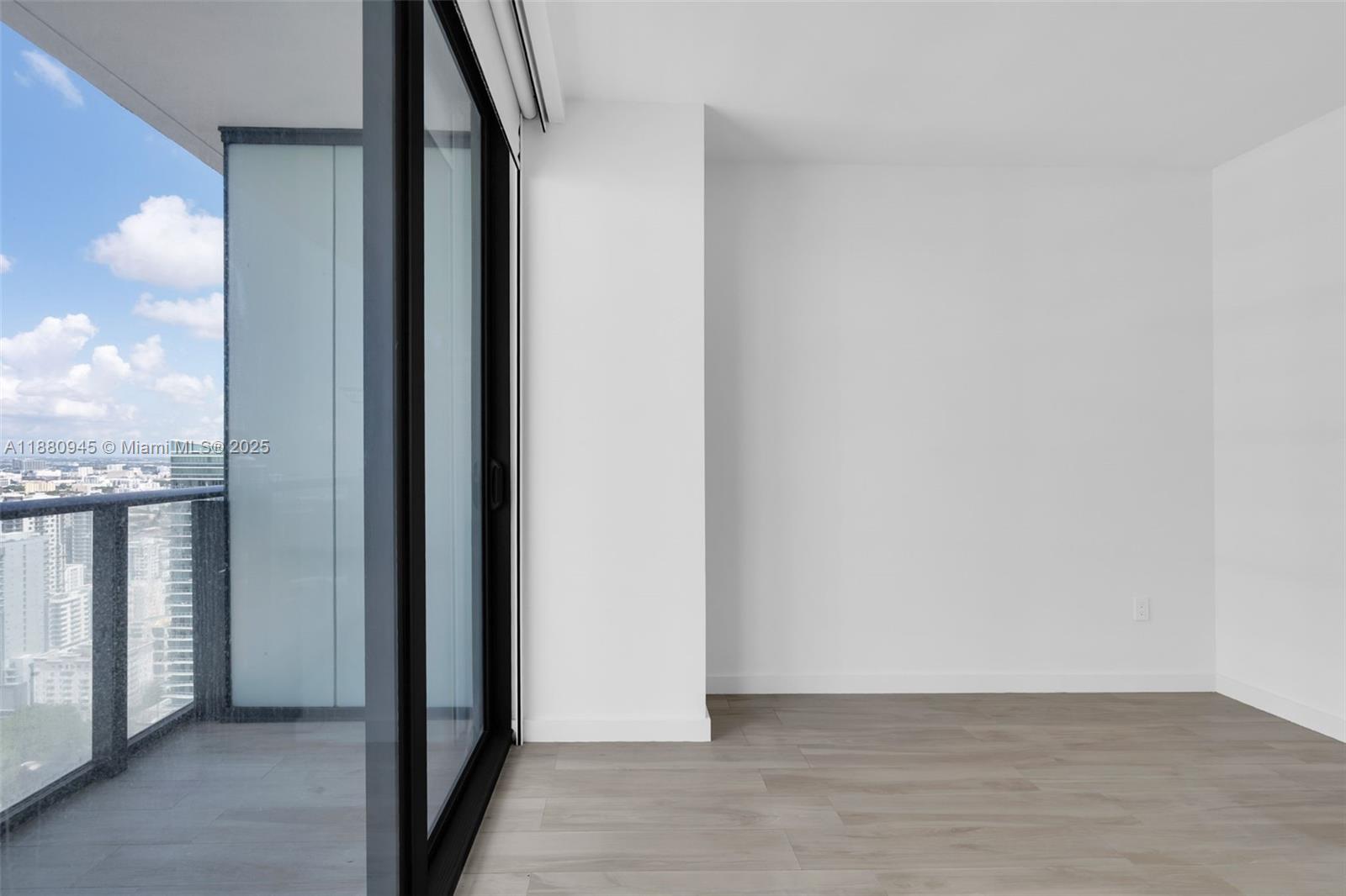 image Sls Brickell10