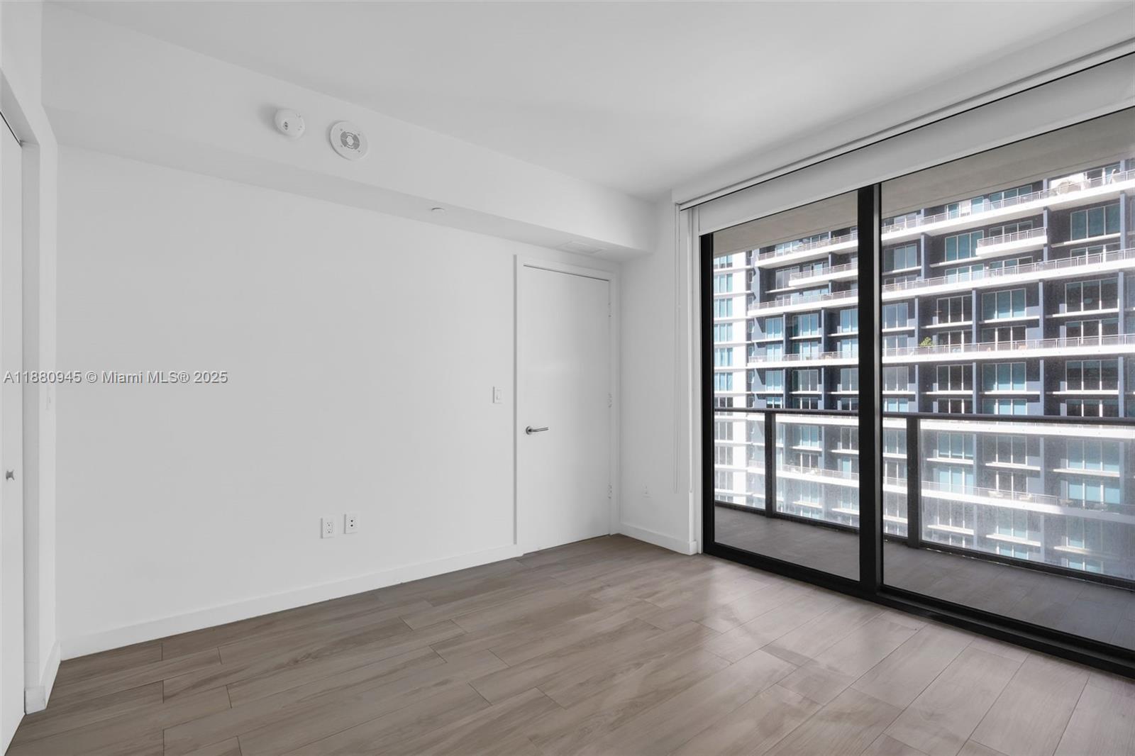 image Sls Brickell11
