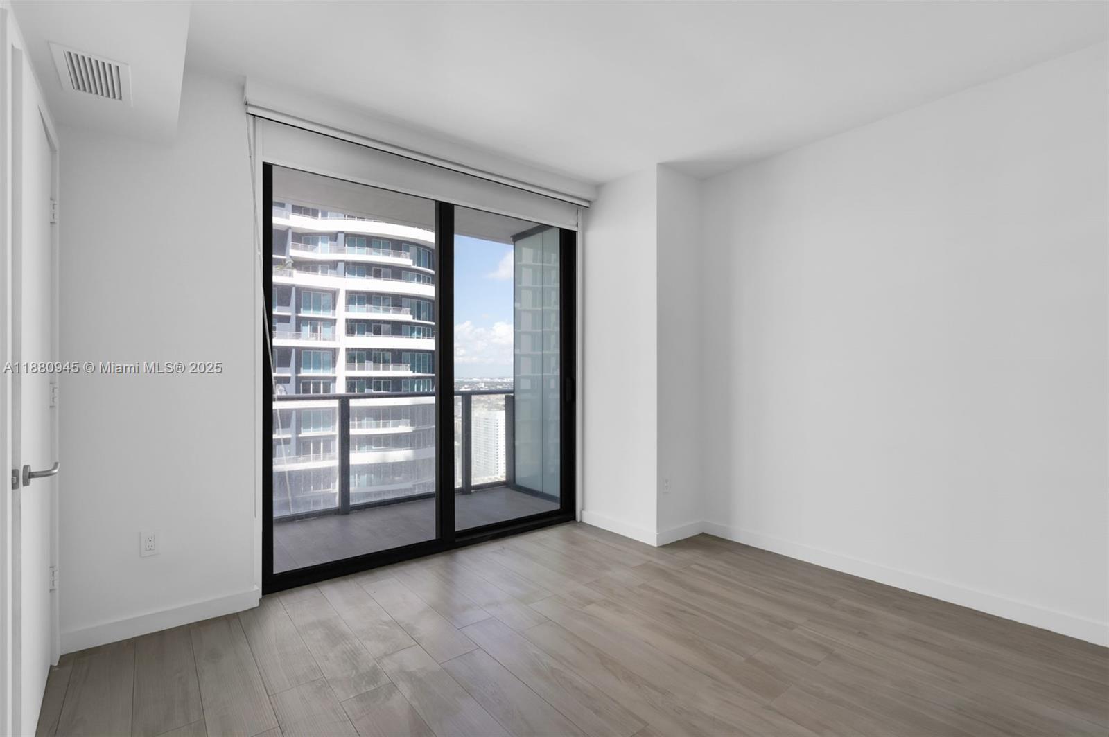 image Sls Brickell12