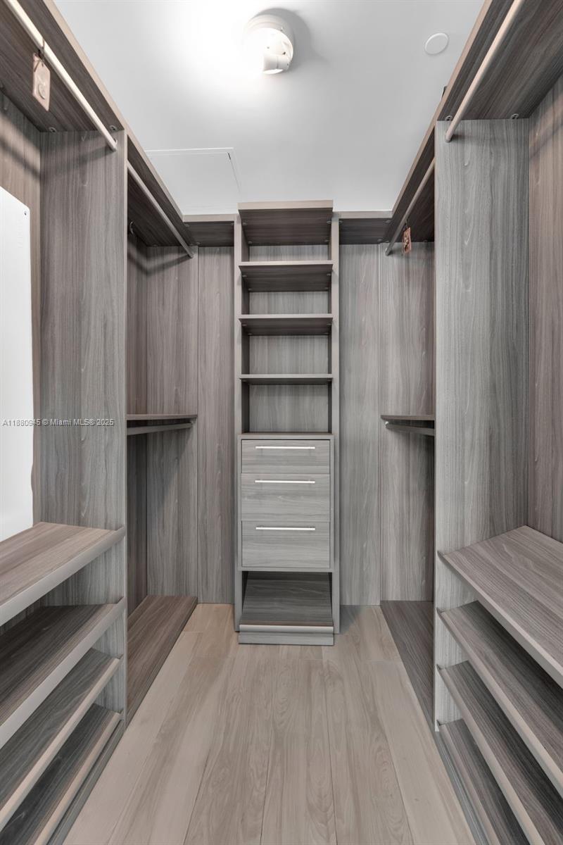 image Sls Brickell14