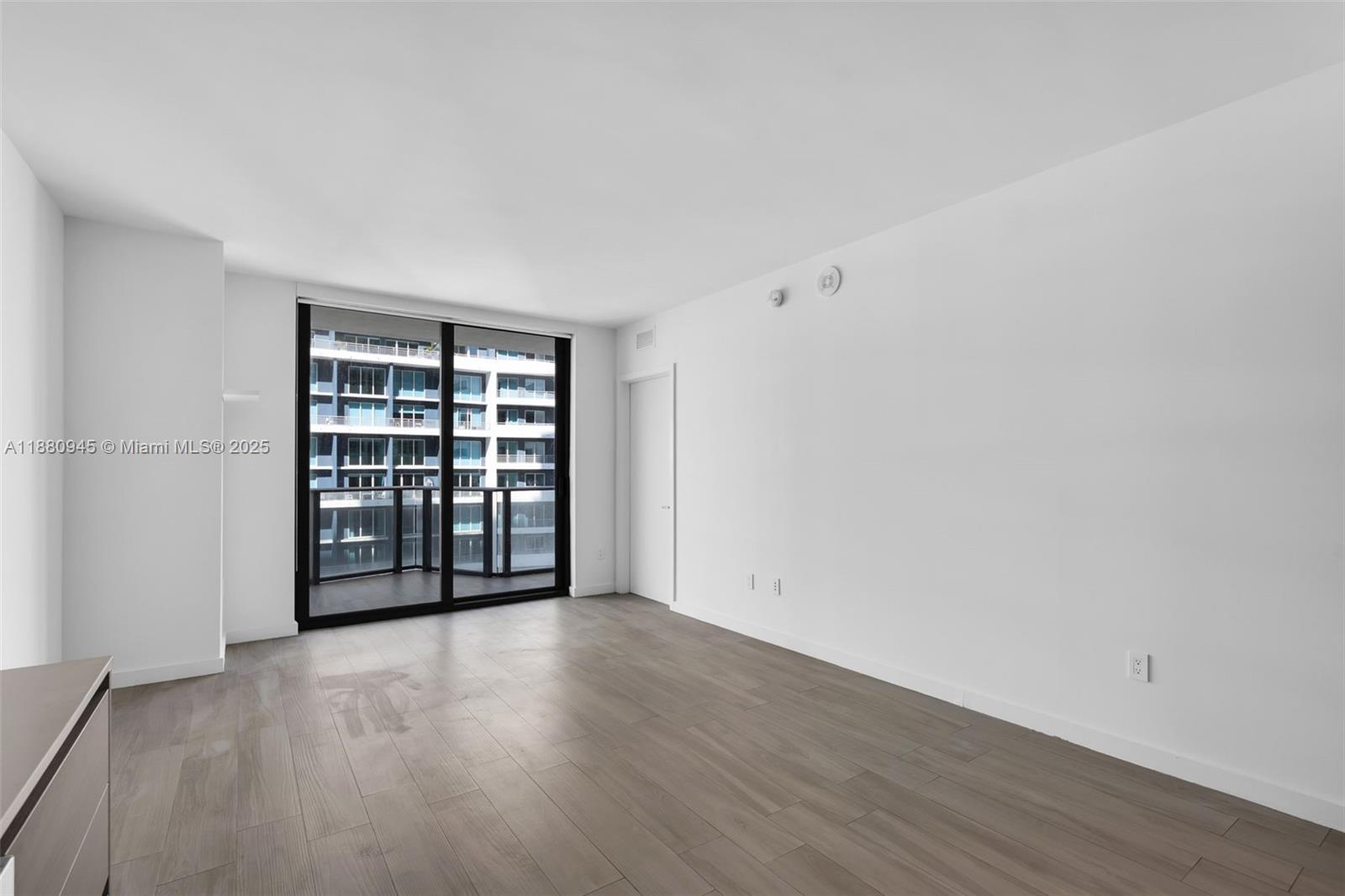 image Sls Brickell18