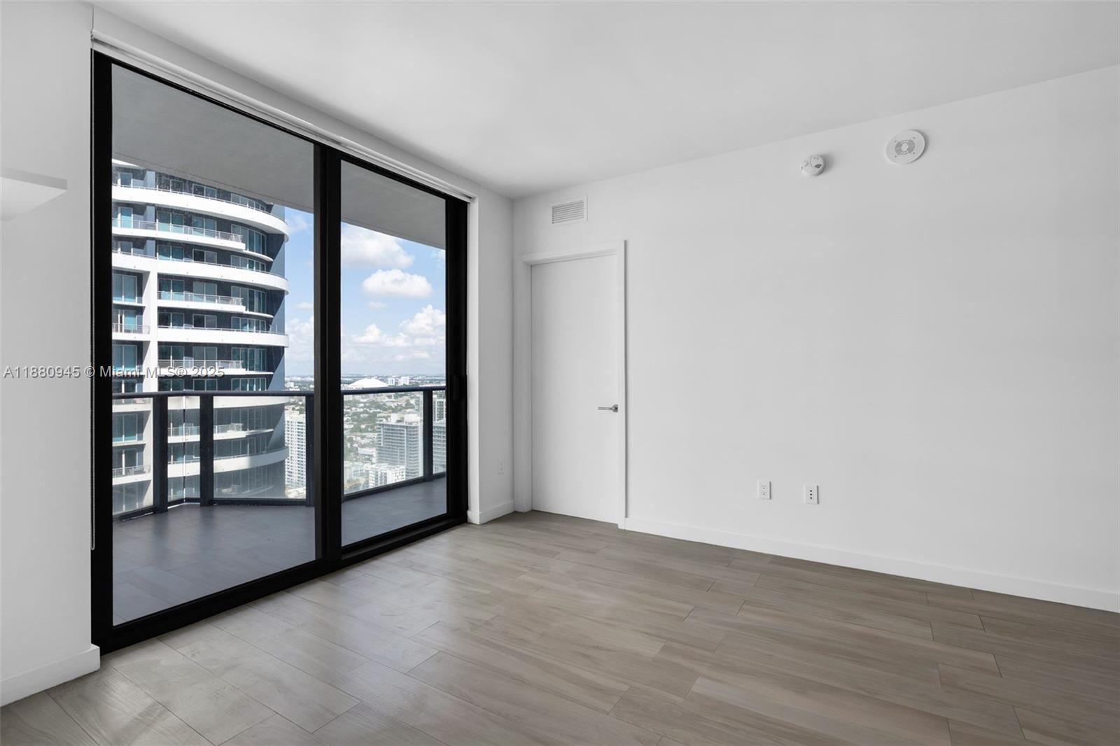 image Sls Brickell7