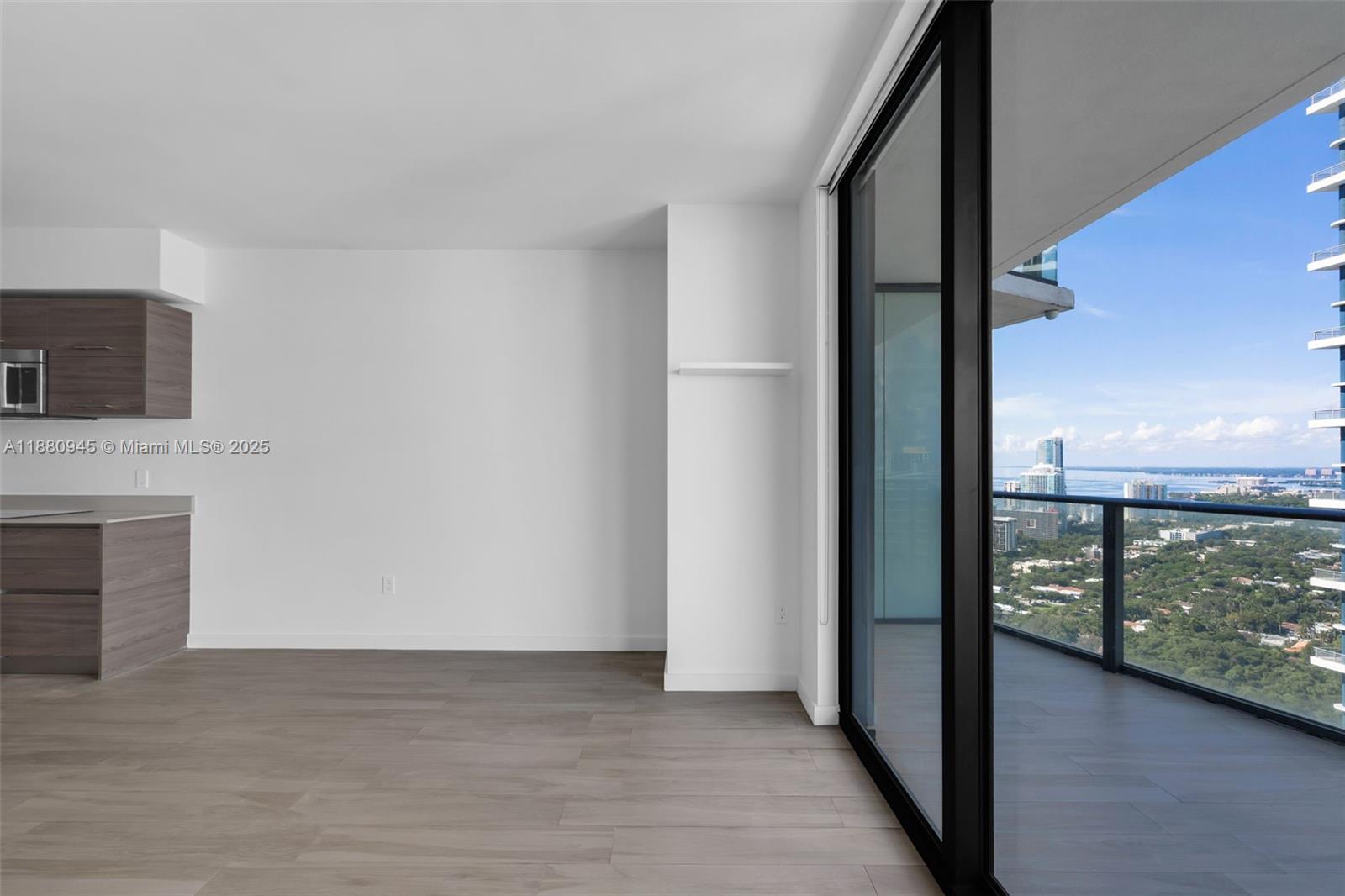 image Sls Brickell8