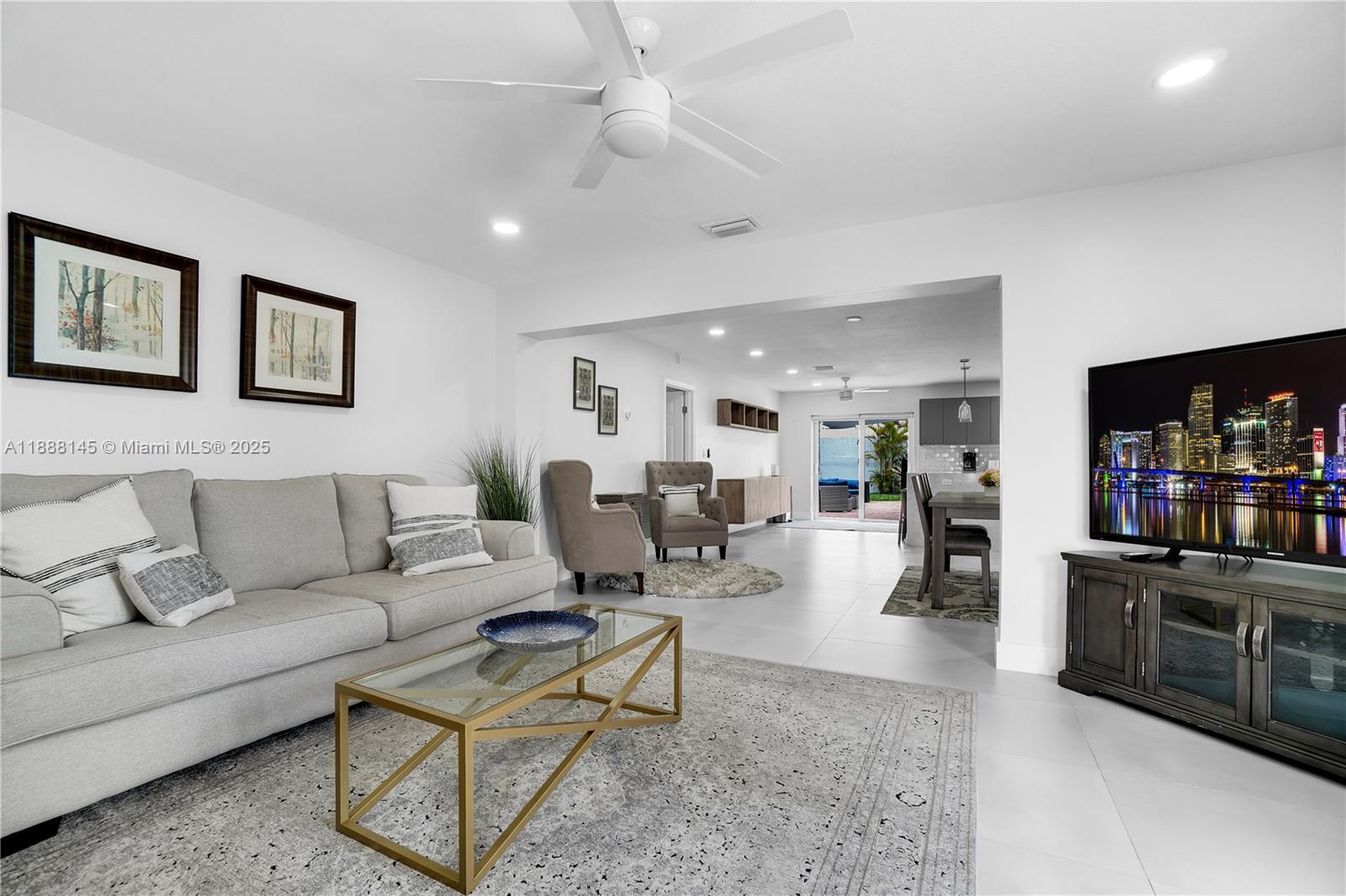 617 NW 30th Ct