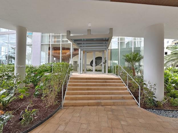 700 24th St #706 Miami, FL 33137