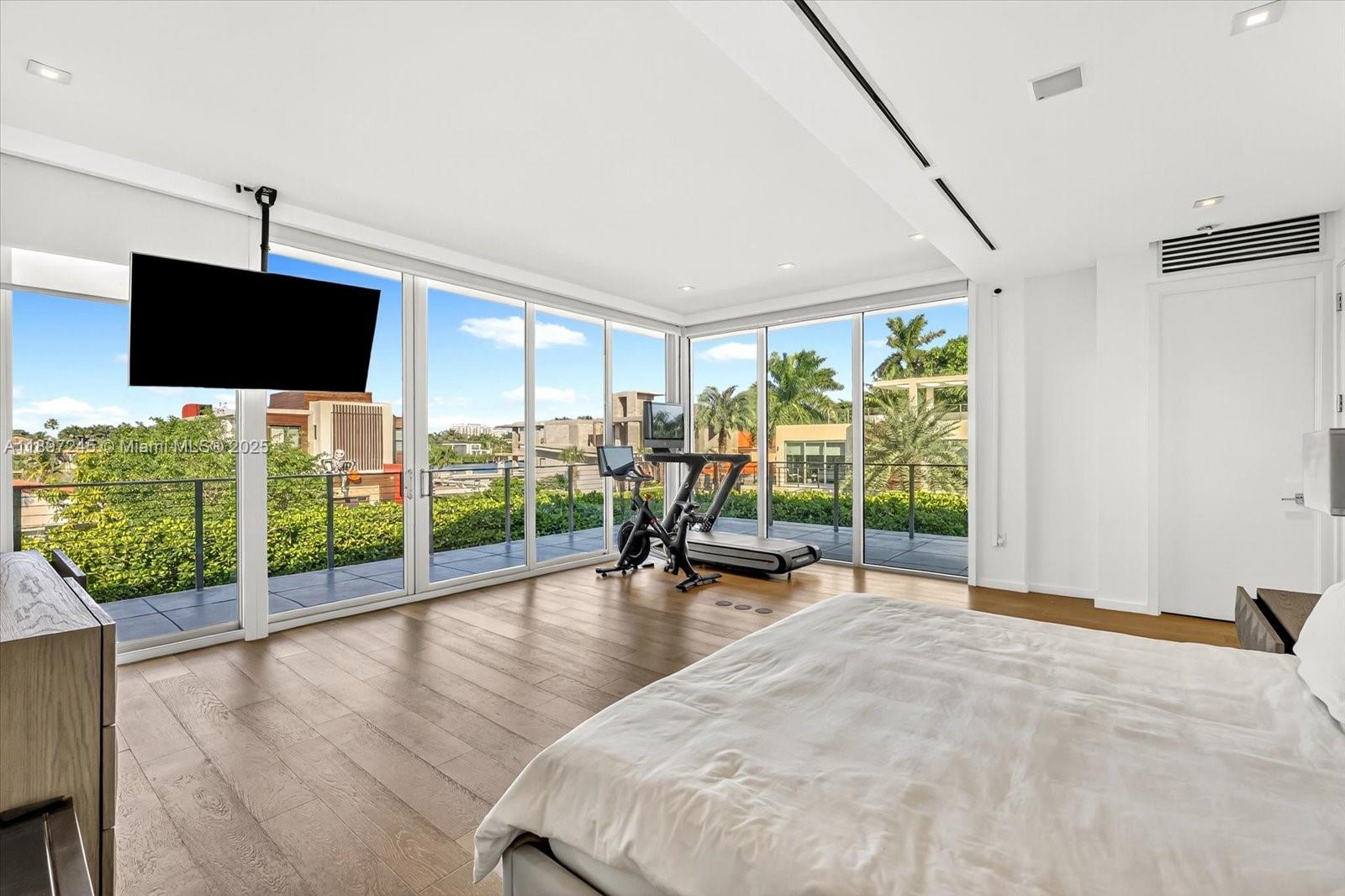 201 Palm Ave Miami Beach, FL 33139