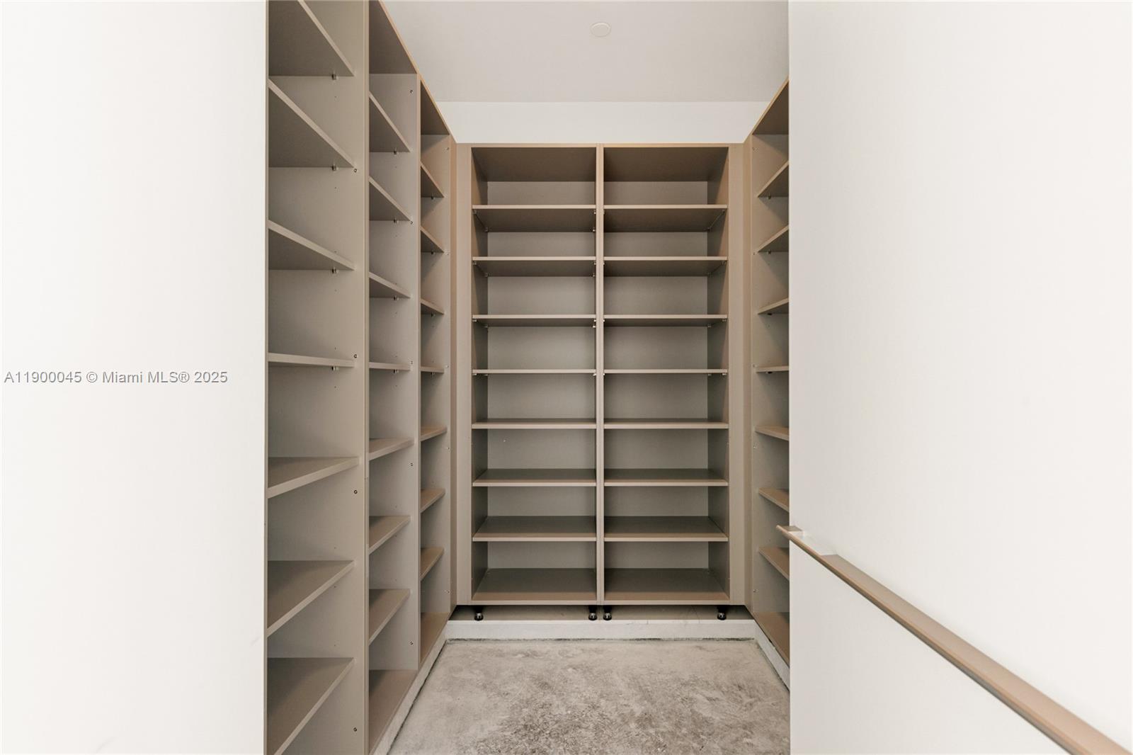 300 Biscayne Blvd Way #5201E Miami, FL 33131