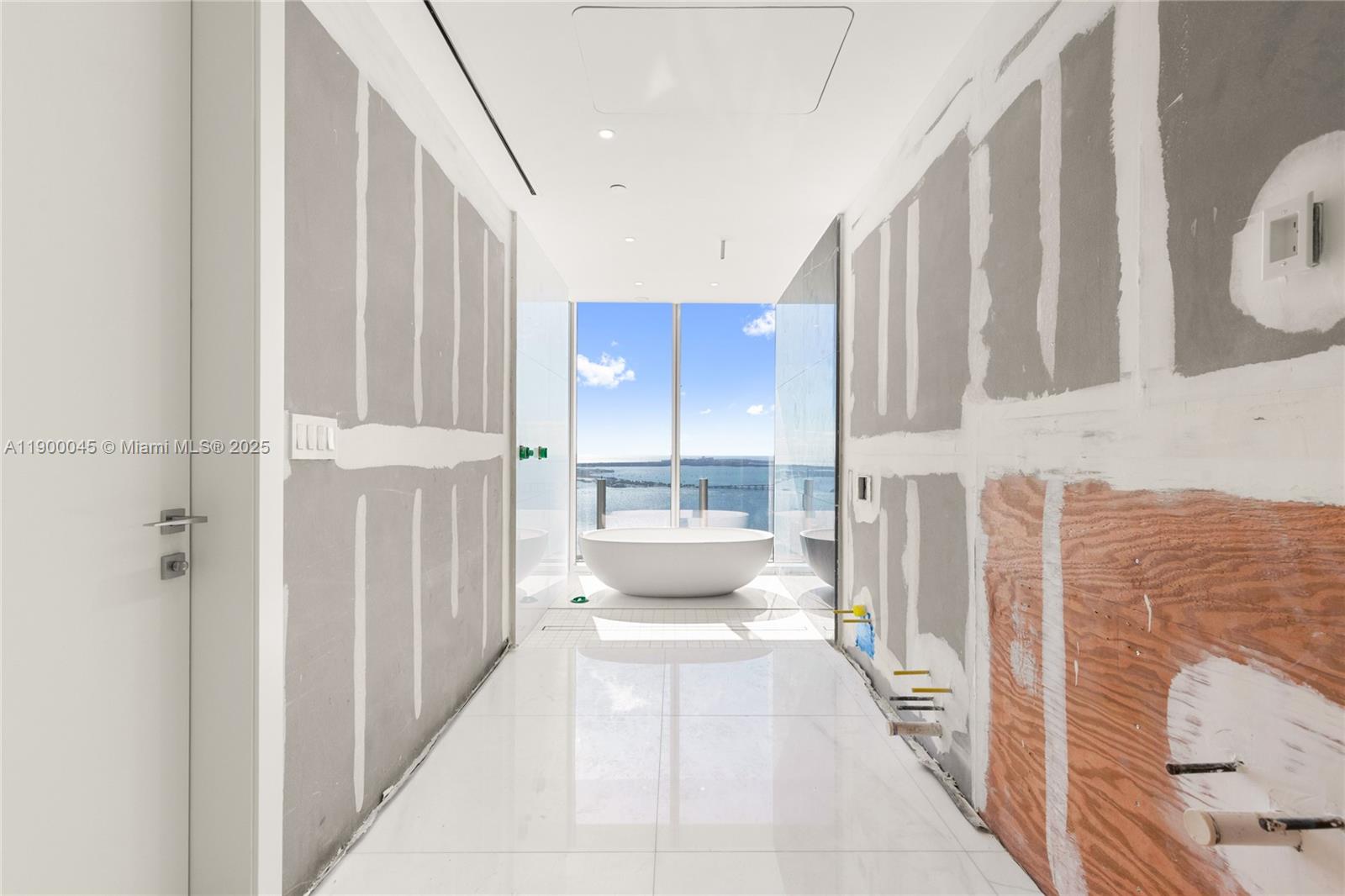 300 Biscayne Blvd Way #5201E Miami, FL 33131