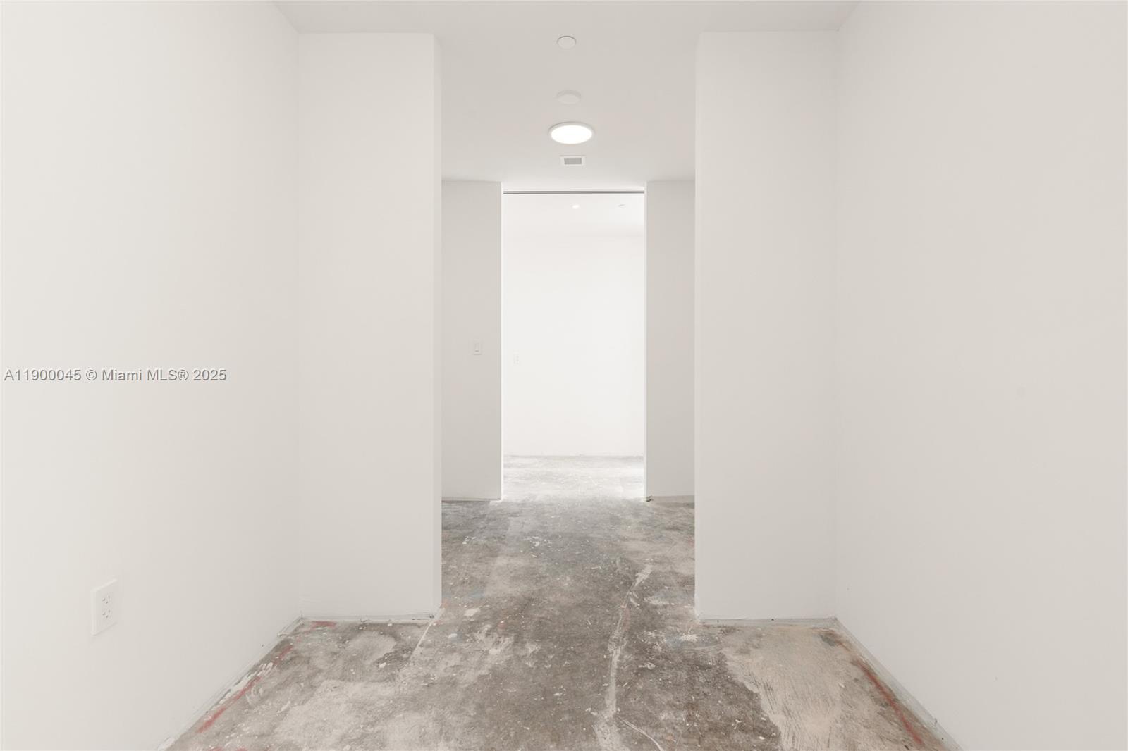 300 Biscayne Blvd Way #5201E Miami, FL 33131