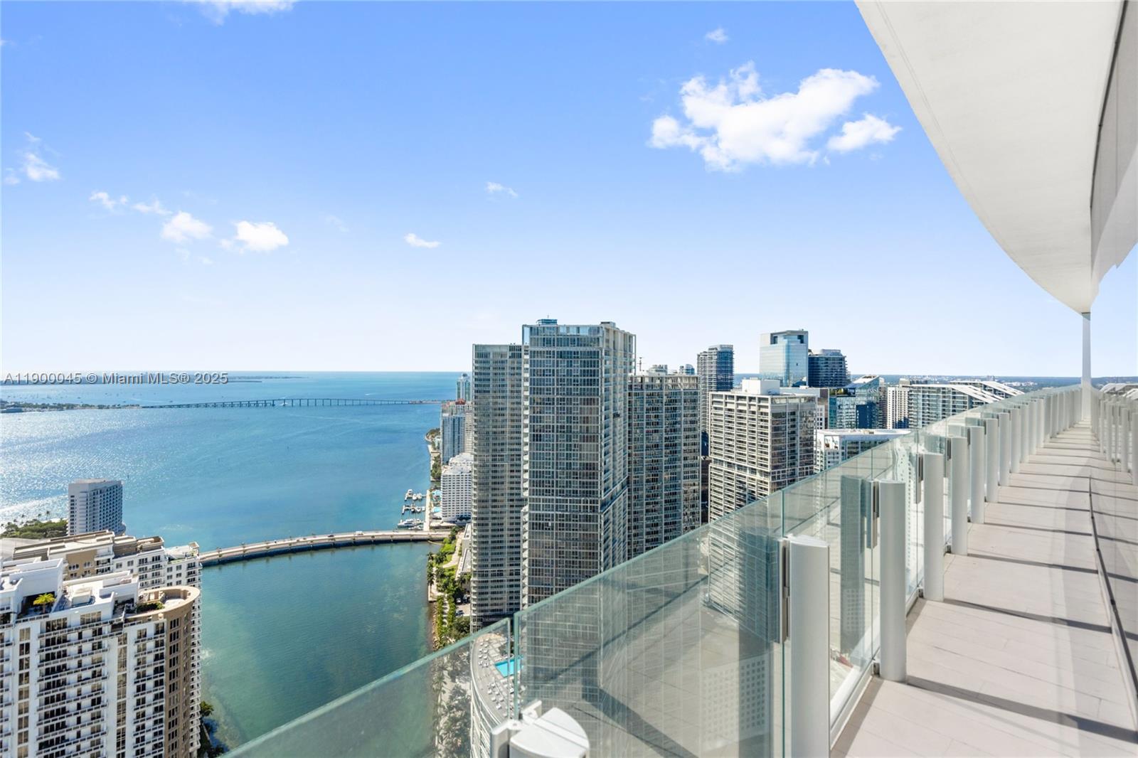 300 Biscayne Blvd Way #5201E Miami, FL 33131
