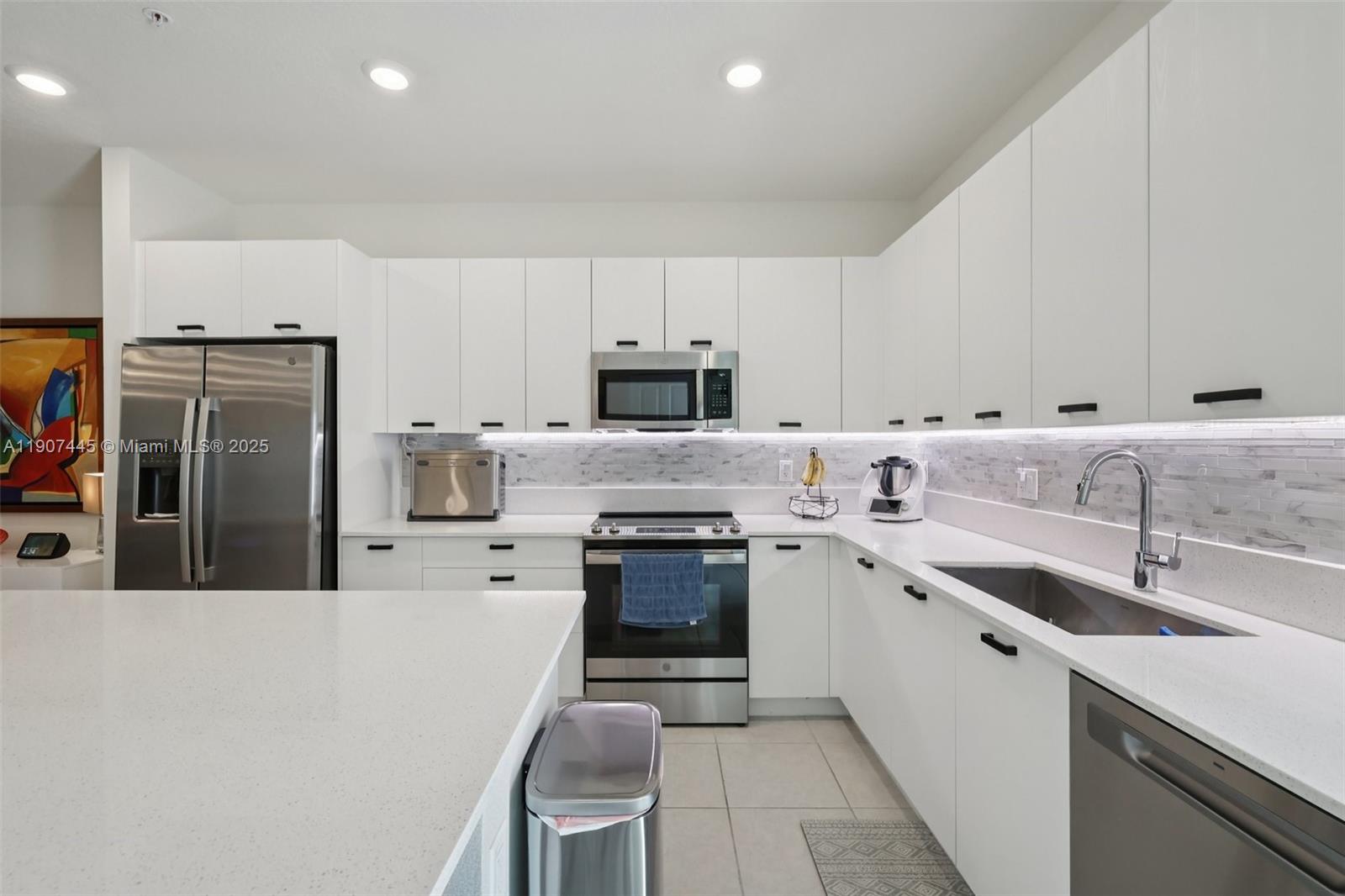 8001 NW 41st St #F-112 Doral, FL 33166