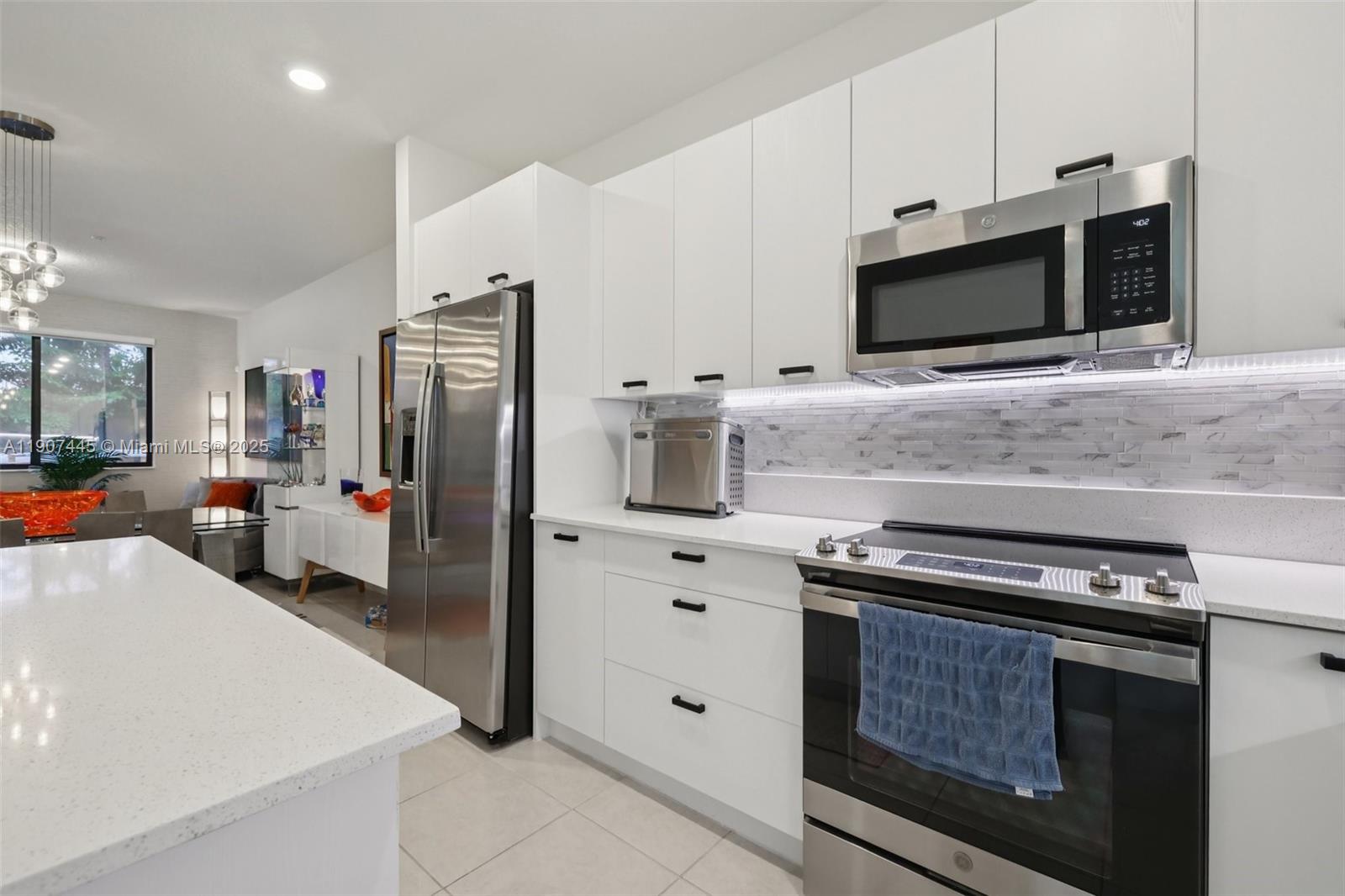 8001 NW 41st St #F-112 Doral, FL 33166