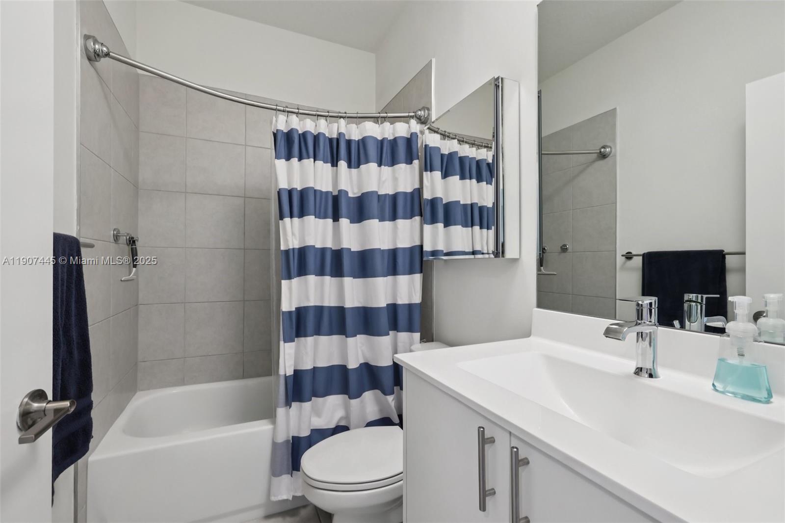 8001 NW 41st St #F-112 Doral, FL 33166