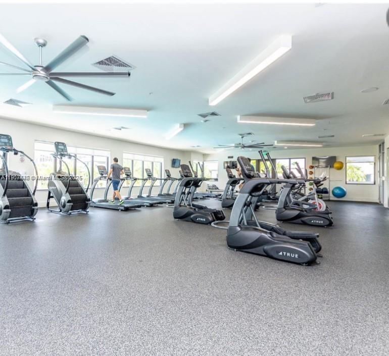 8001 NW 41st St #F-112 Doral, FL 33166