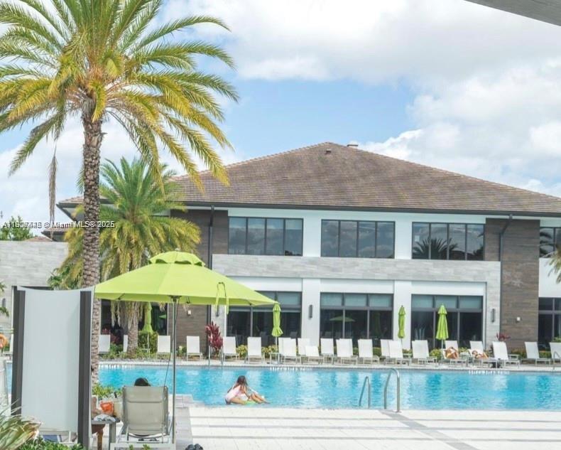 8001 NW 41st St #F-112 Doral, FL 33166