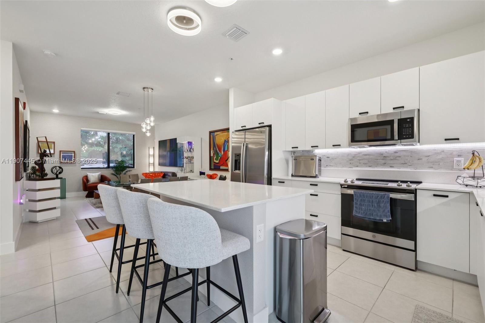 8001 NW 41st St #F-112 Doral, FL 33166