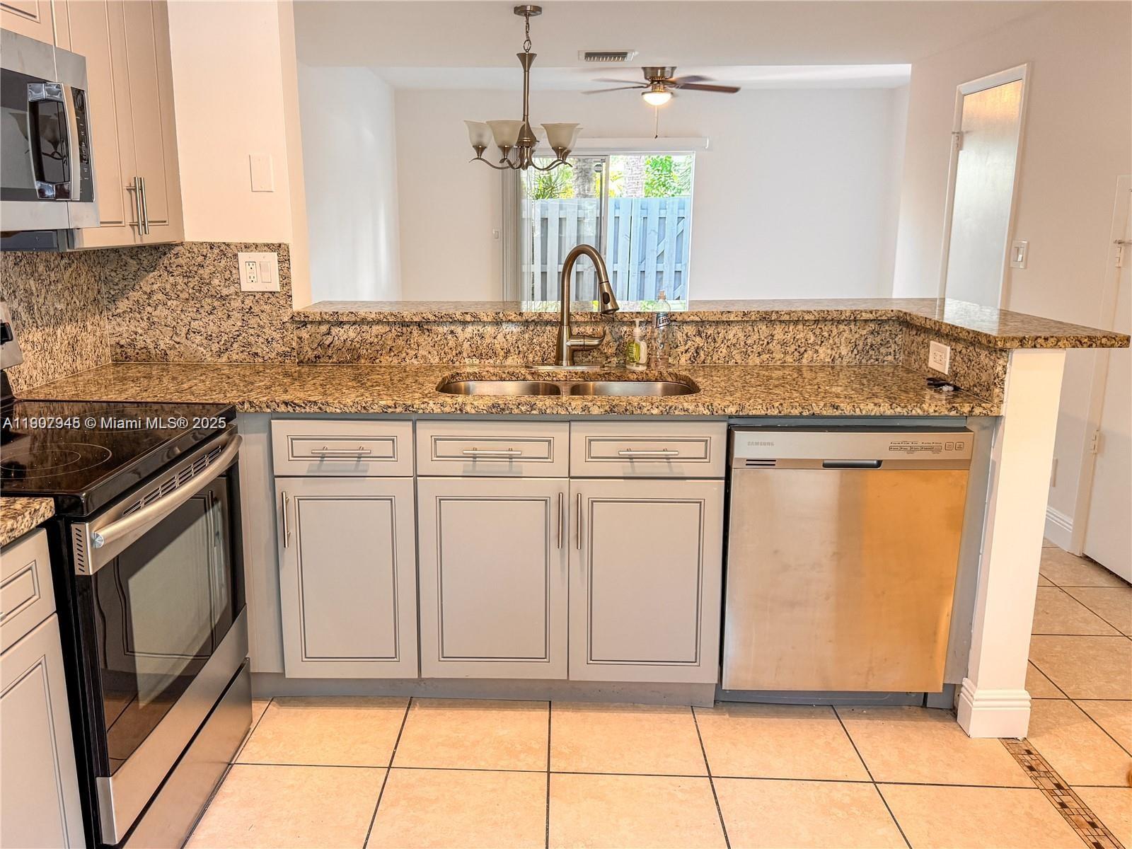 1921 NE 15th Ave Fort Lauderdale, FL 33305