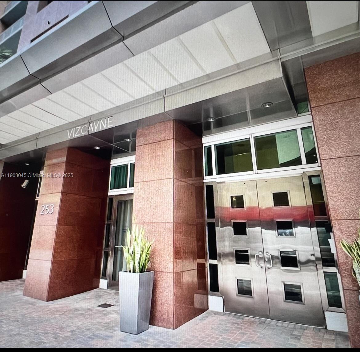 253 NE 2nd St #3507