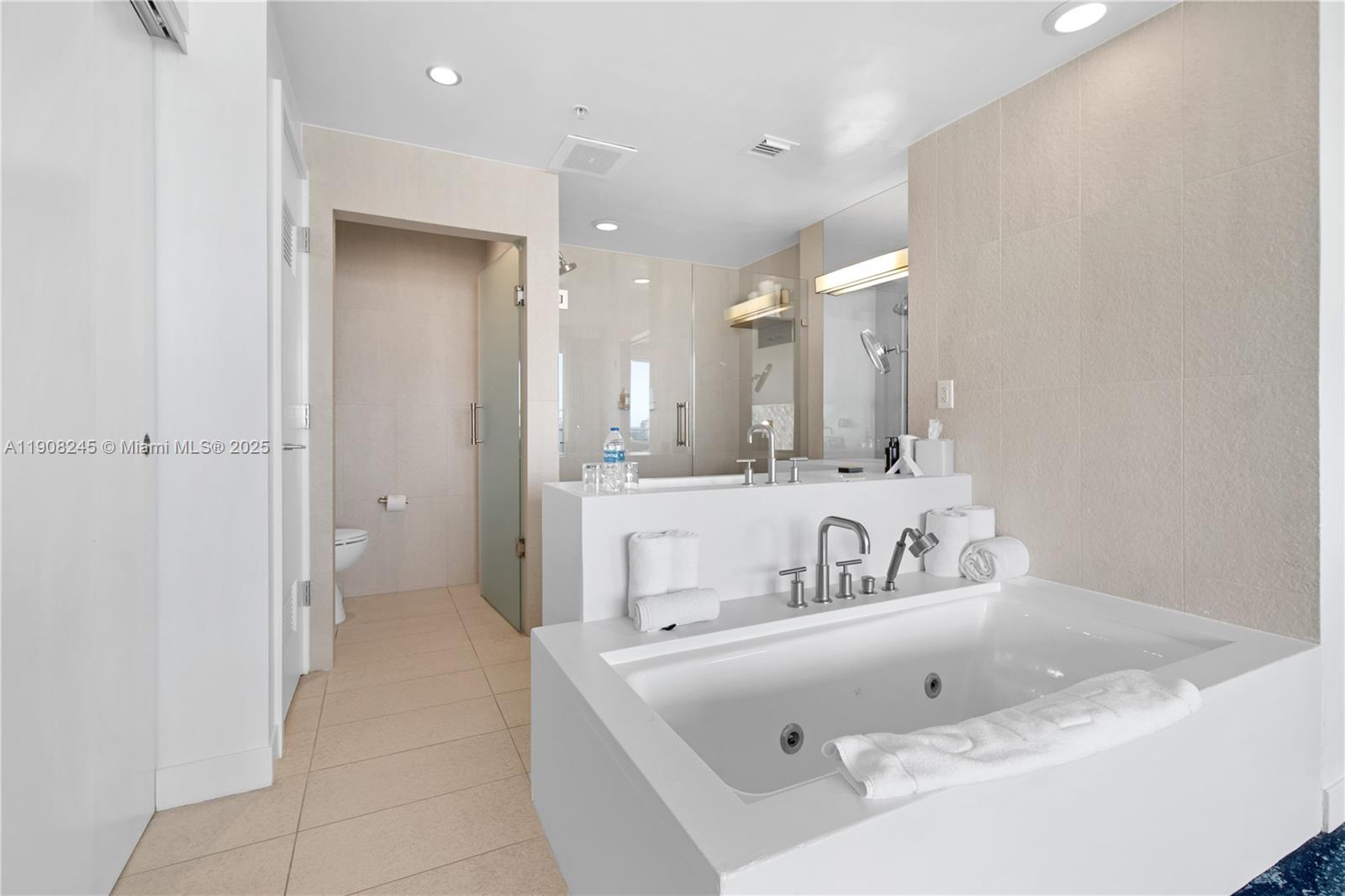 3101 Bayshore Dr #1102 Fort Lauderdale, FL 33304