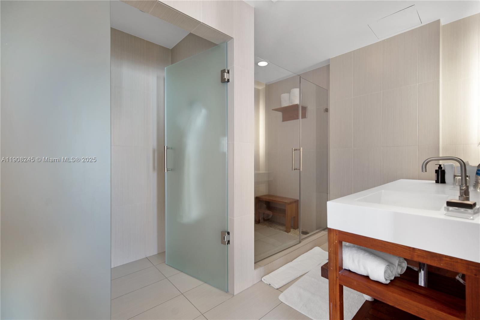 3101 Bayshore Dr #1102 Fort Lauderdale, FL 33304