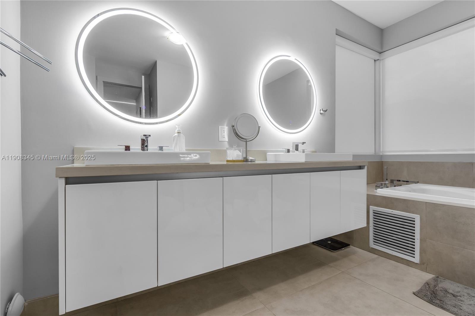 7533 NW 98th Ct #7533 Doral, FL 33178