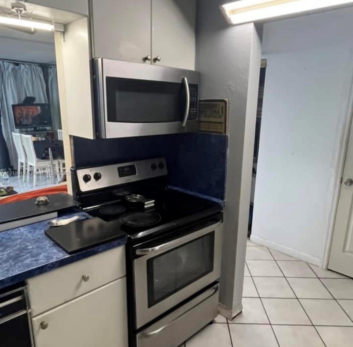 6900 Bay Dr #9C Miami Beach, FL 33141