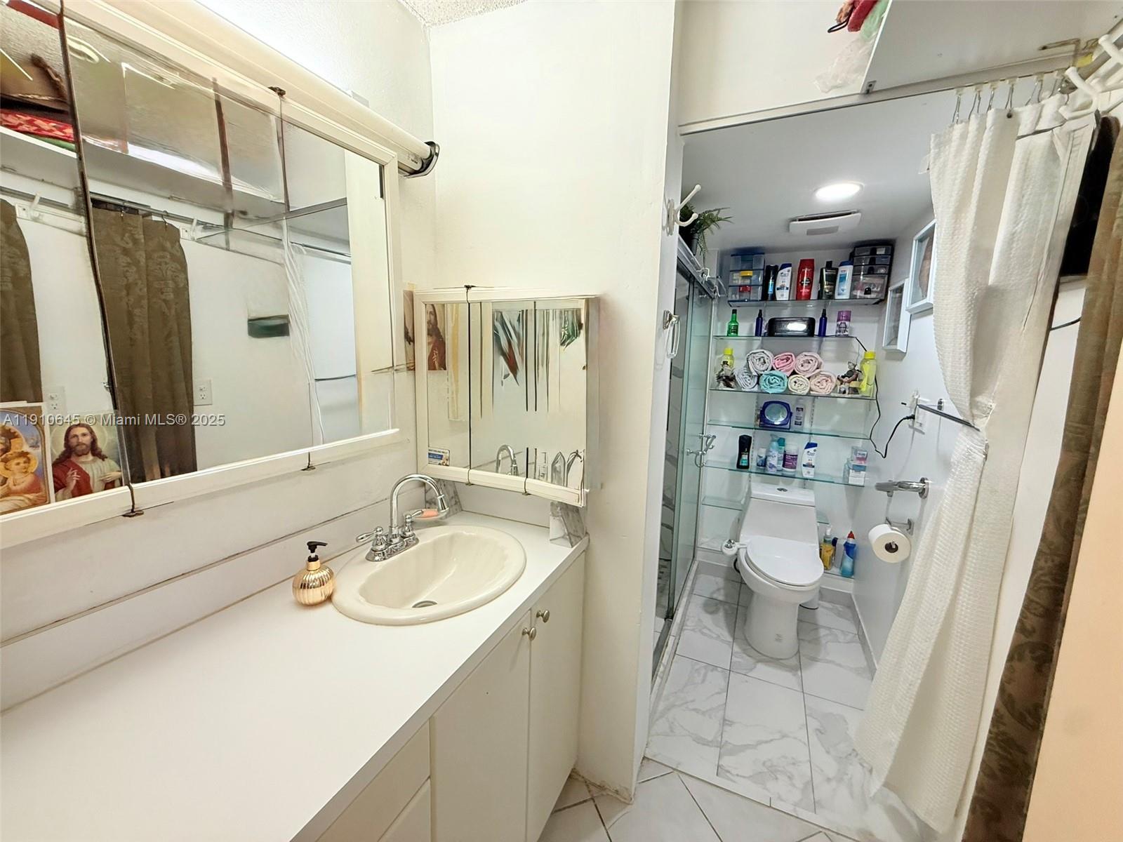 6900 Bay Dr #9C Miami Beach, FL 33141