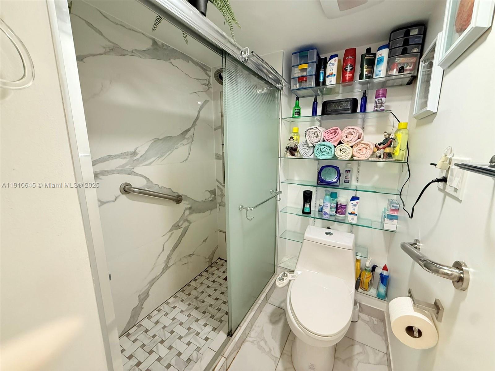 6900 Bay Dr #9C Miami Beach, FL 33141