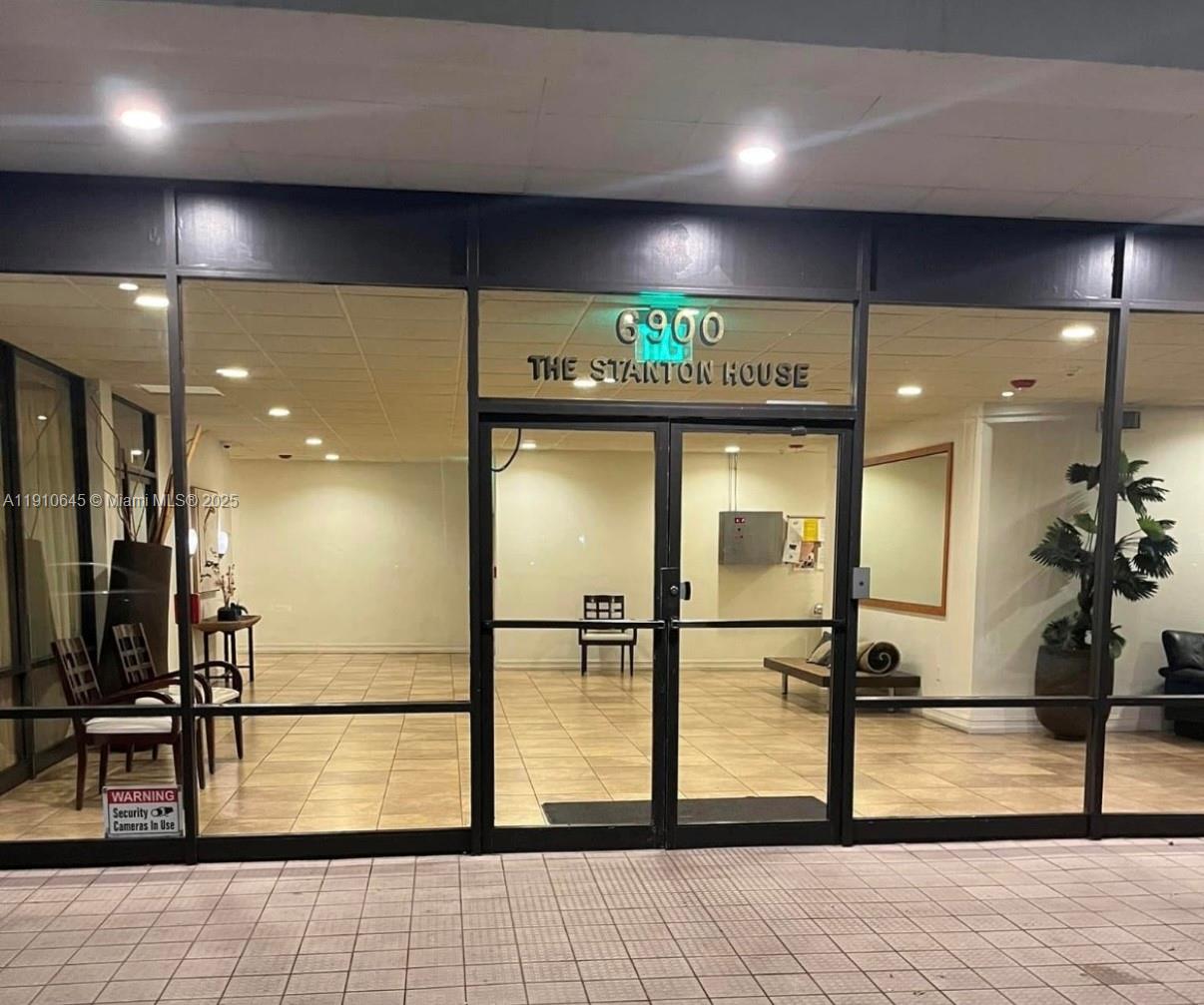 6900 Bay Dr #9C Miami Beach, FL 33141