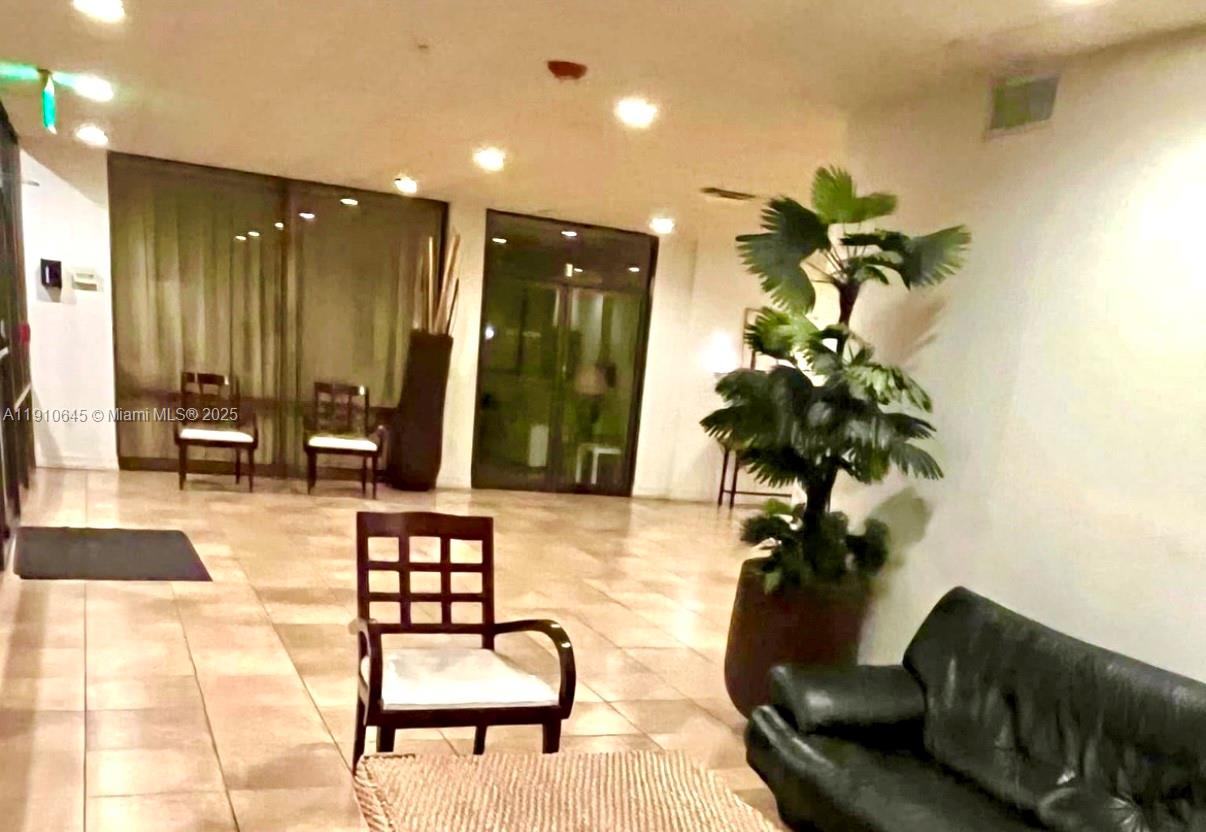 6900 Bay Dr #9C Miami Beach, FL 33141