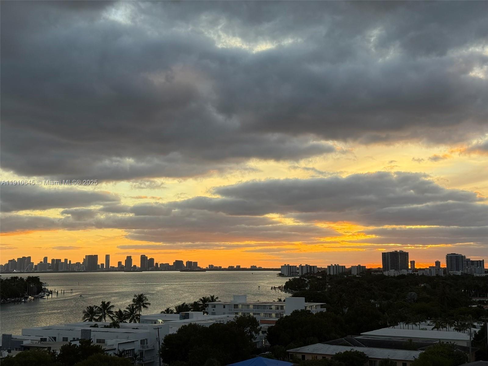 6900 Bay Dr #9C Miami Beach, FL 33141