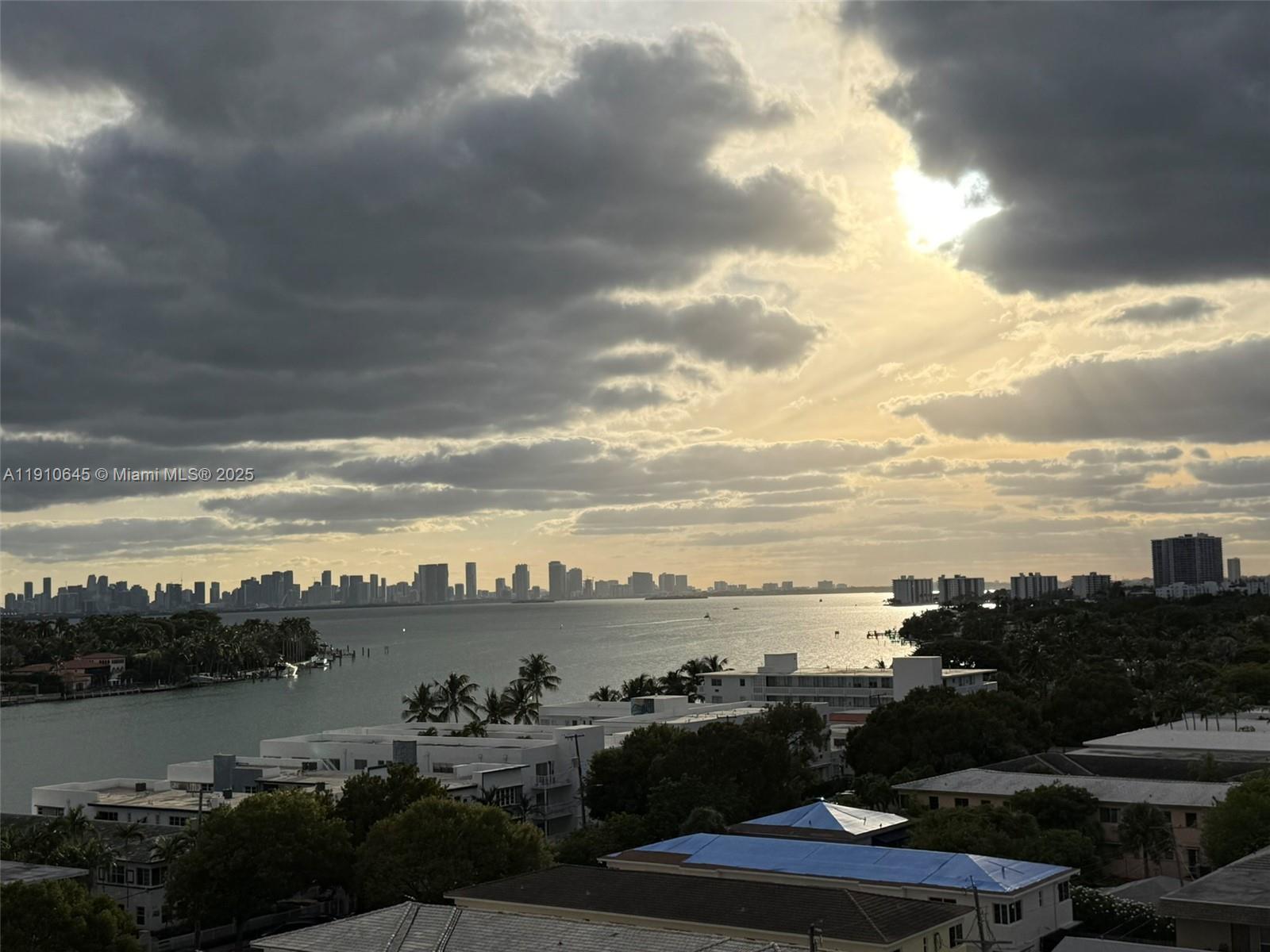 6900 Bay Dr #9C Miami Beach, FL 33141