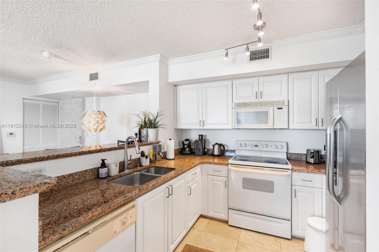 image The Mark On Brickell8