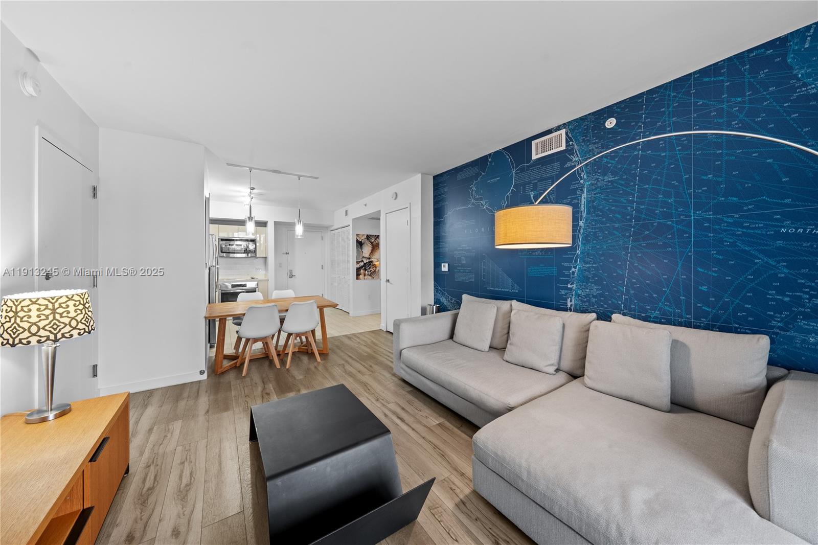 image Beachwalk Condominium17