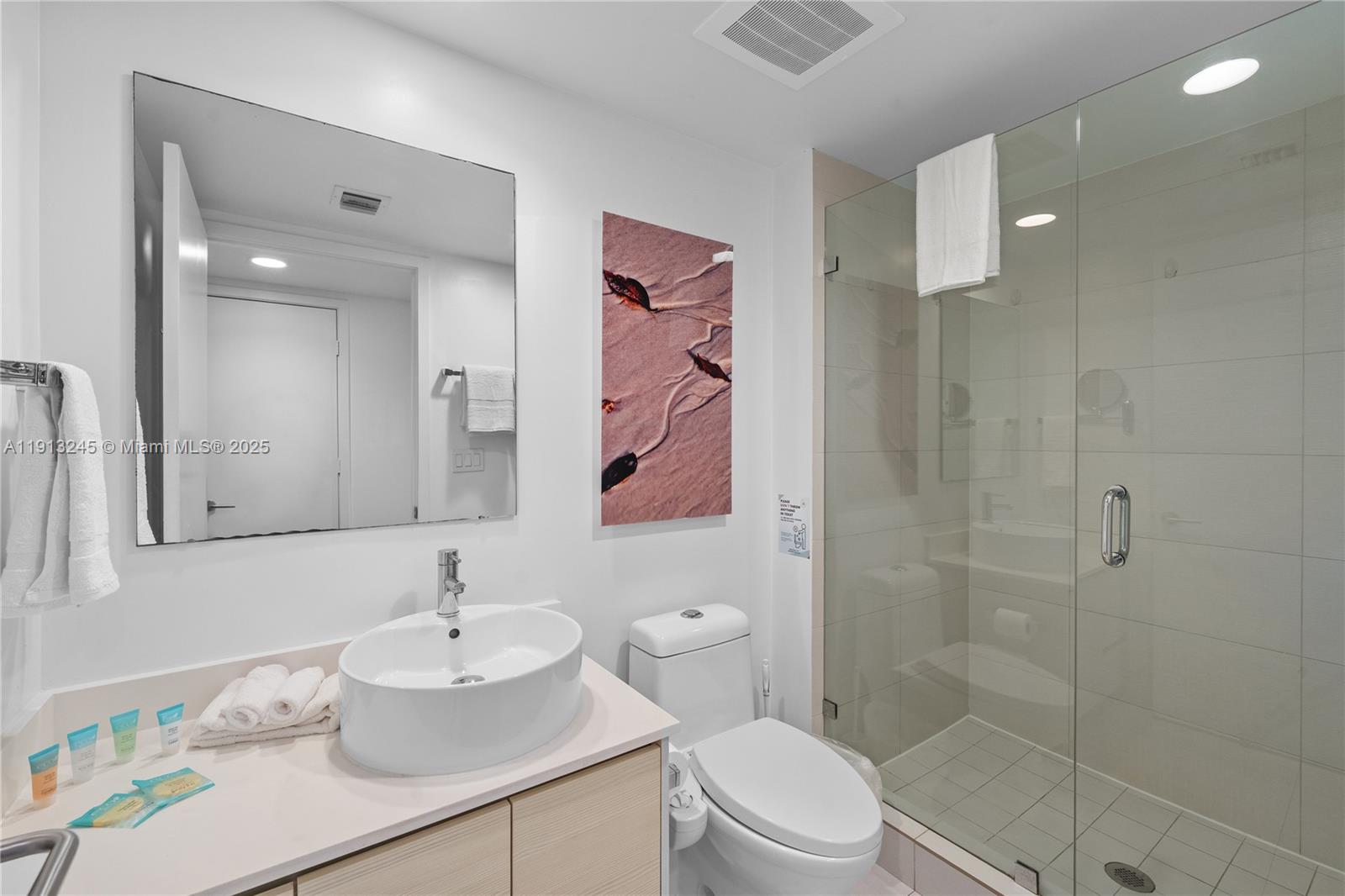 image Beachwalk Condominium35