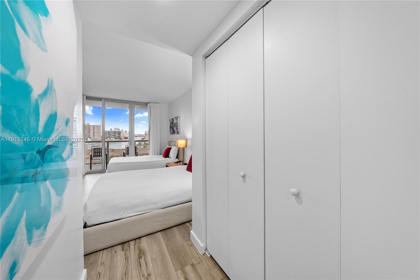 image Beachwalk Condominium38