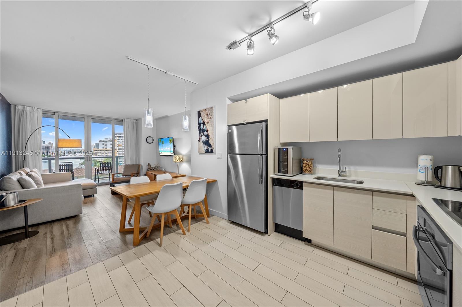 image Beachwalk Condominium6