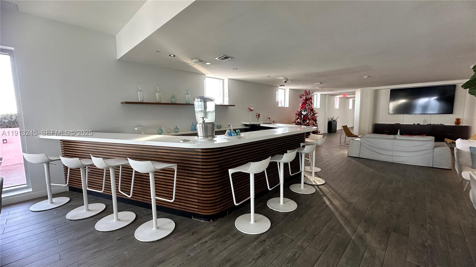 image Beachwalk Hotel & Residences74