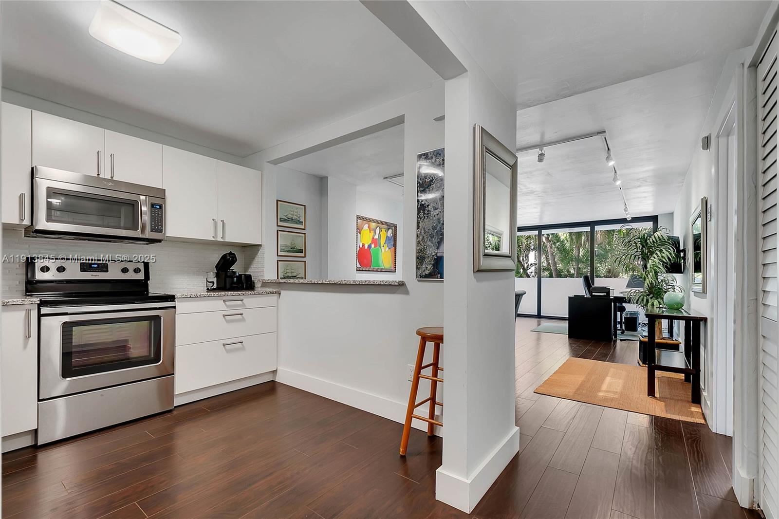 100 Ocean Ln Dr #202 Key Biscayne, FL 33149