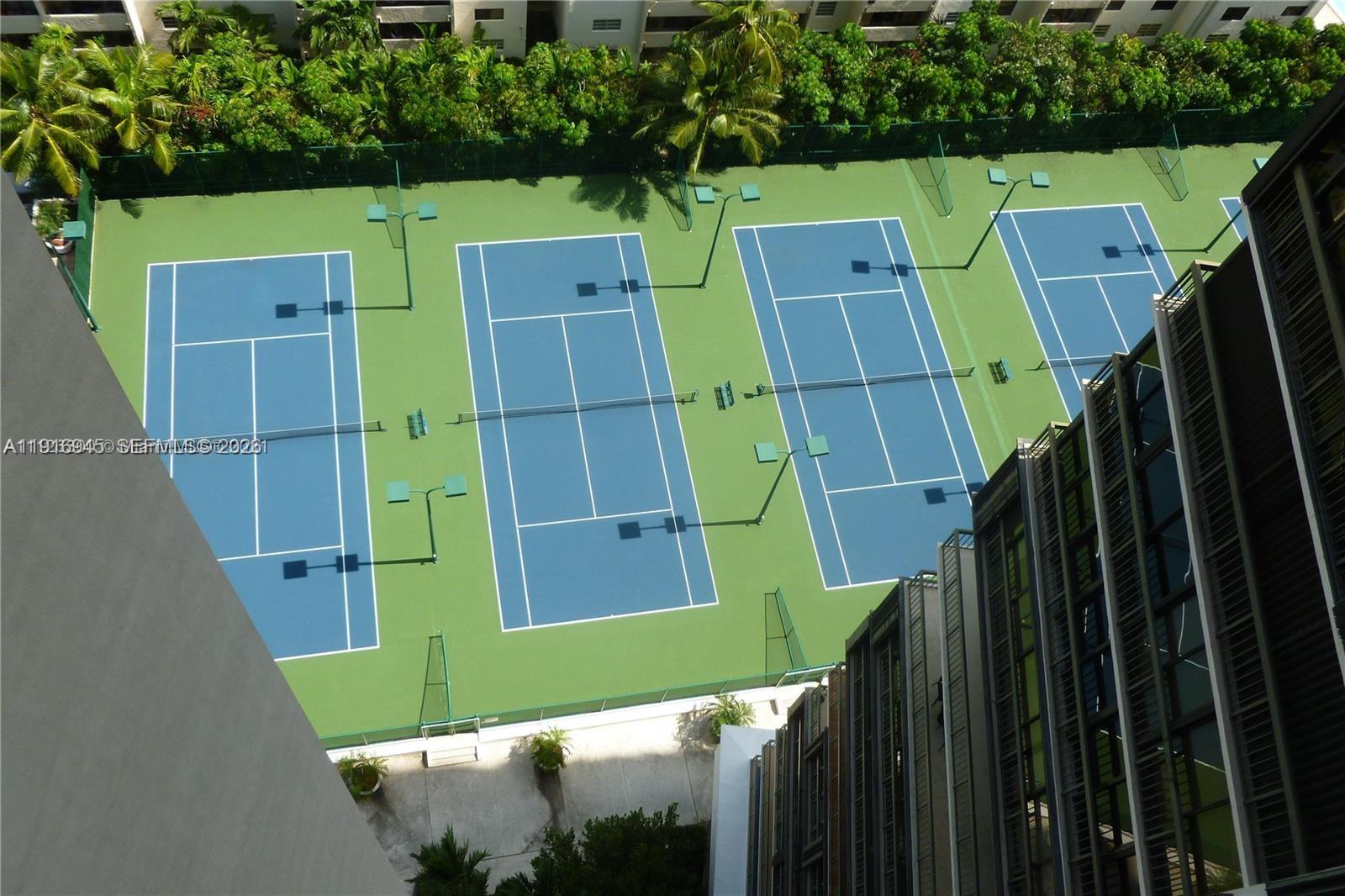 image Brickell Bay Club30