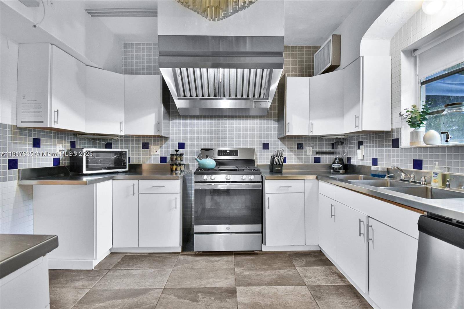 1018 Jefferson Ave Miami Beach, FL 33139