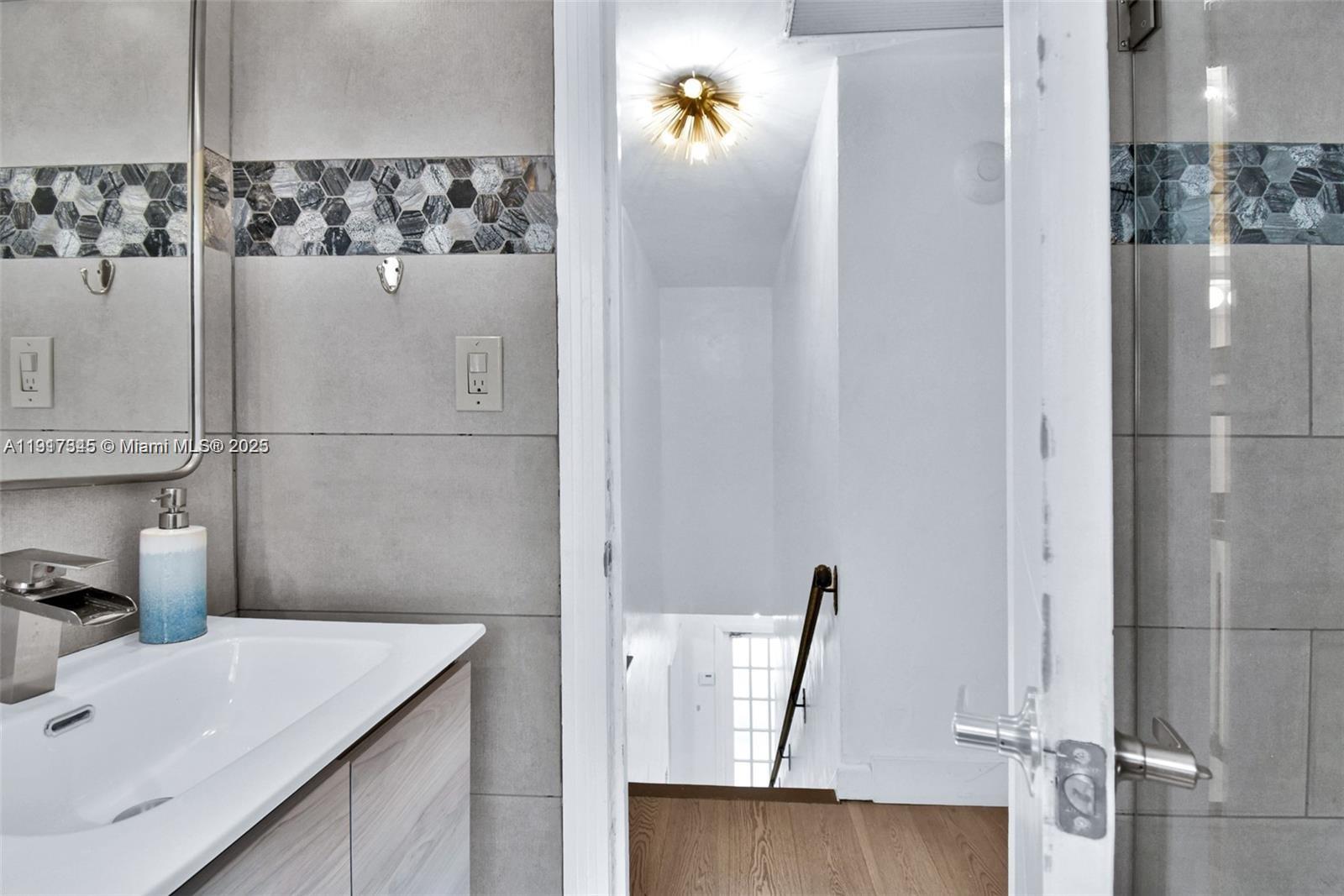 1018 Jefferson Ave Miami Beach, FL 33139