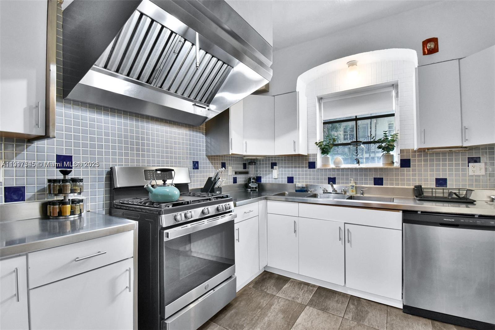 1018 Jefferson Ave Miami Beach, FL 33139