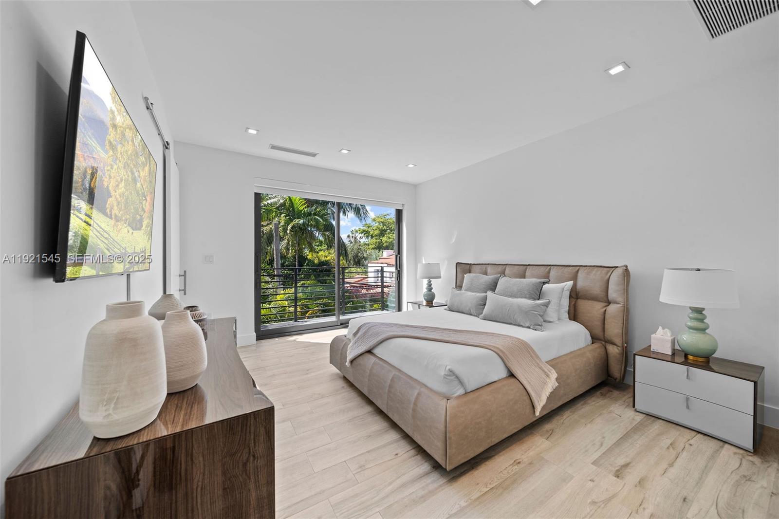 4740 Alton Rd Miami Beach, FL 33140