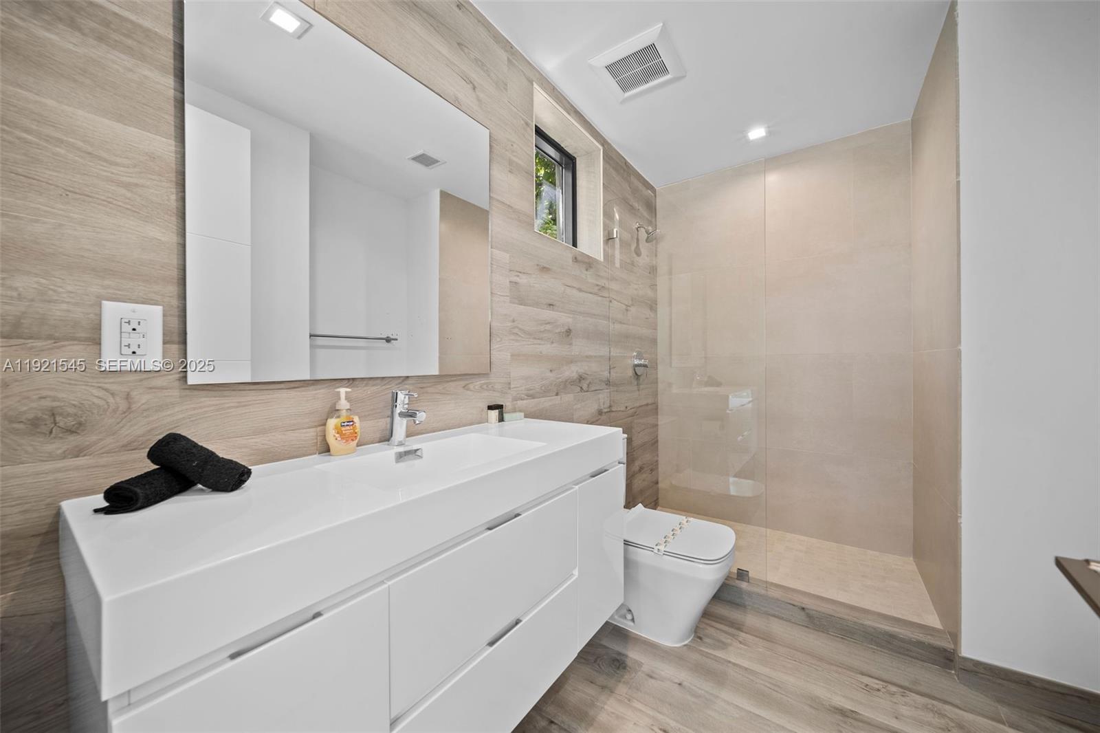 4740 Alton Rd Miami Beach, FL 33140