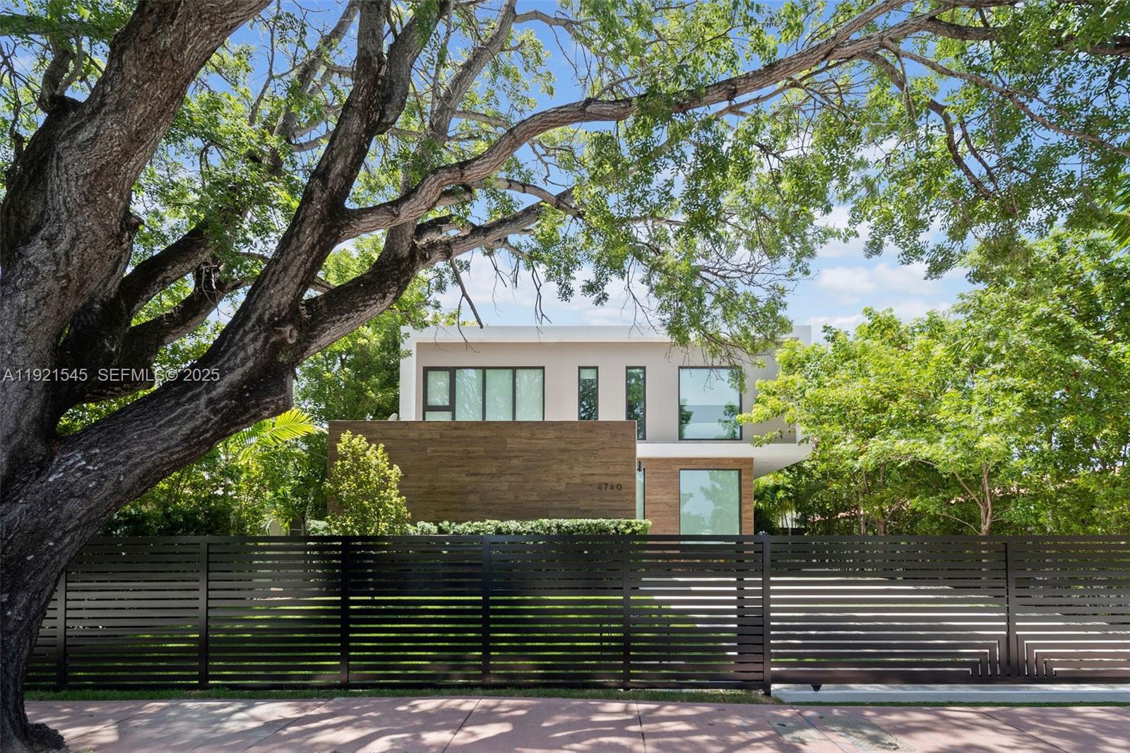 4740 Alton Rd Miami Beach, FL 33140