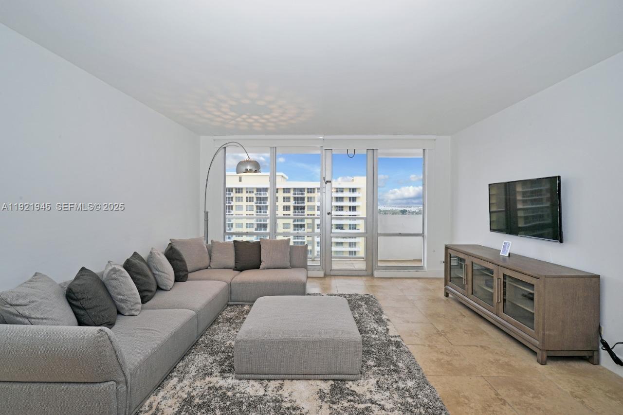 5601 Collins Ave #1516 Miami Beach, FL 33140
