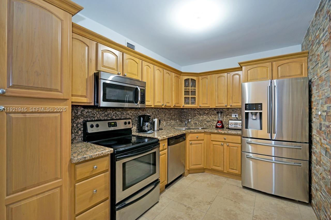 5601 Collins Ave #1516 Miami Beach, FL 33140