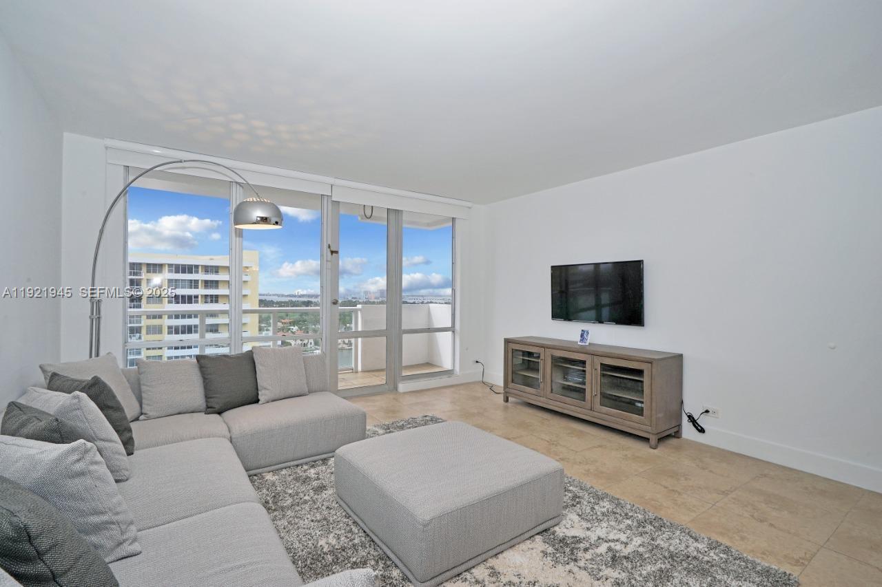 5601 Collins Ave #1516 Miami Beach, FL 33140